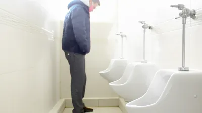 Illustration pissing - Image 1