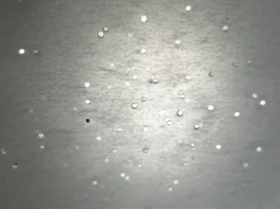 Illustration pinholes