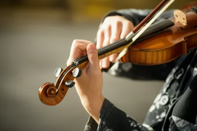 Illustration bowing - Image 1