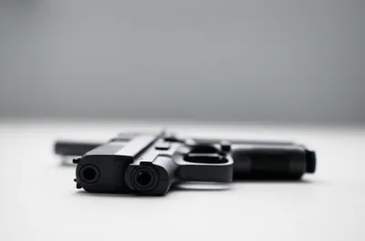 Illustration handguns - Image 1