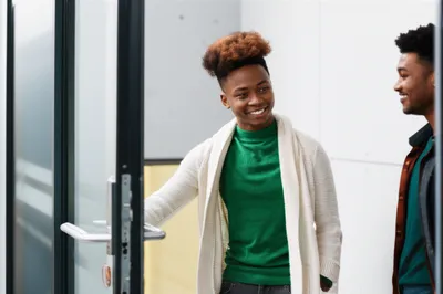 Illustration manner - Image 1