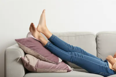 Illustration propped - Image 1