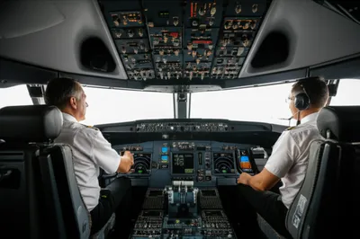 Illustration flight decks - Image 1