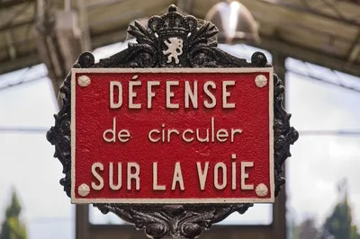 Illustration prohibiting - Image 2