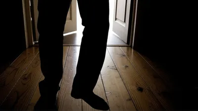 Illustration sneaked - Image 1