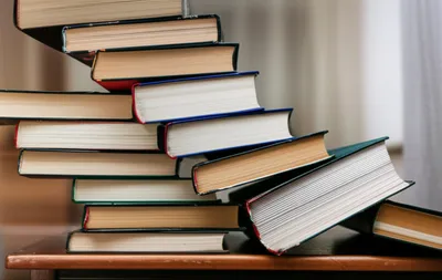 Illustration teetering