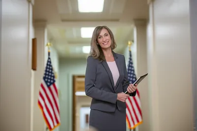 Illustration congresswoman - Image 1