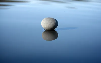 Illustration centered - Image 1