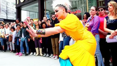 Illustration flaunted - Image 1