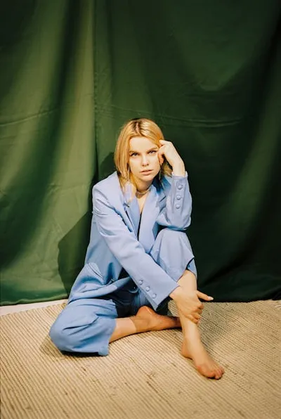 Illustration legged - Image 2