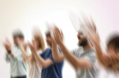 Illustration clapping - Image 1