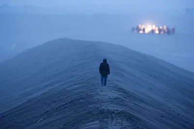 Illustration distanced