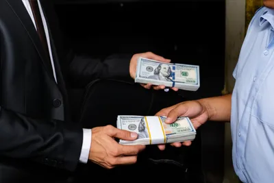 Illustration buys - Image 1