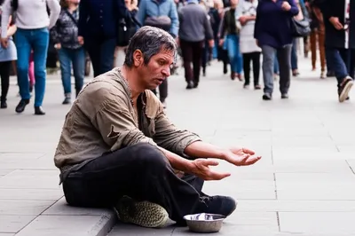 Illustration beggar - Image 1