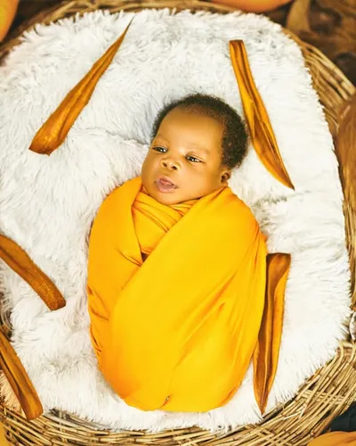 Illustration swaddling