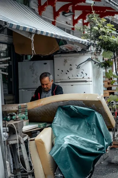 Illustration upholsterers - Image 2