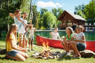 Illustration camps - Image 1