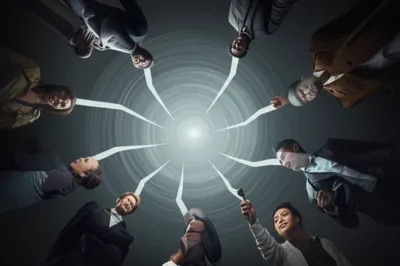 Illustration clout - Image 1