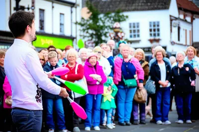 Illustration makes - Image 1