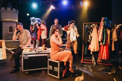 Illustration interludes - Image 1