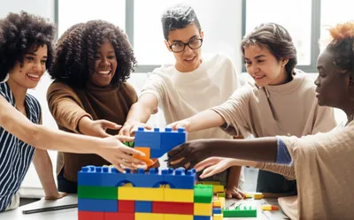 Illustration team - Image 1