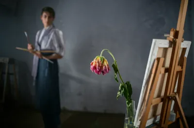 Illustration had - Image 1