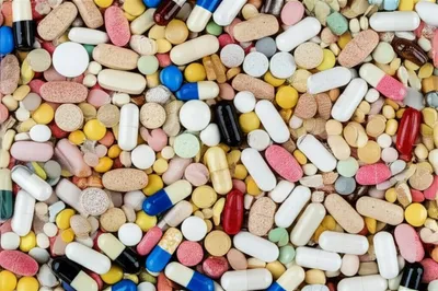 Illustration tabloids - Image 1