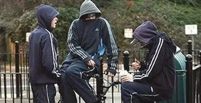 Illustration conspire - Image 2