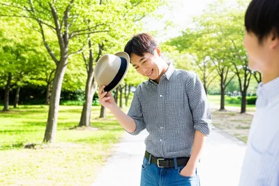 Illustration doffing - Image 1