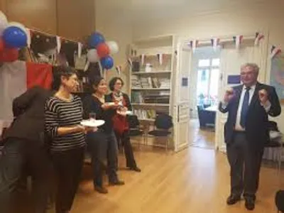 Illustration farewell - Image 2