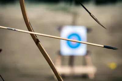 Illustration expelling - Image 1