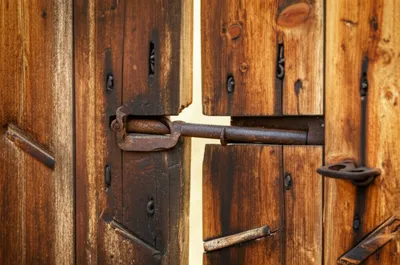 Illustration latches - Image 1