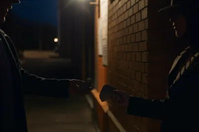 Illustration dealing - Image 1