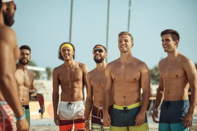 Illustration hunks - Image 1