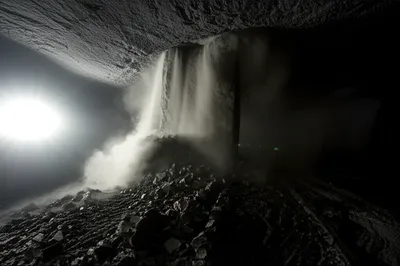 Illustration caved - Image 1