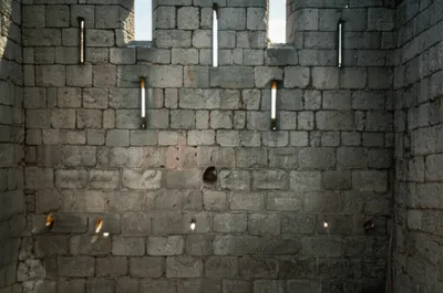 Illustration loopholed