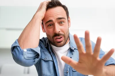 Illustration cuffed - Image 1