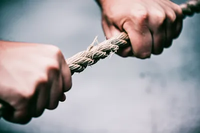 Illustration tugged - Image 1