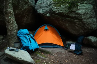 Illustration bivouacked