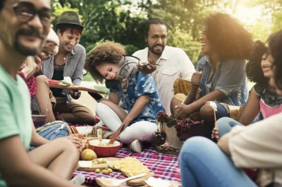 Illustration socialise - Image 1