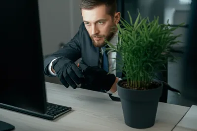 Illustration bugger - Image 1