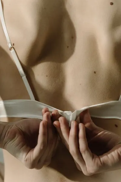 Illustration unfastened - Image 2