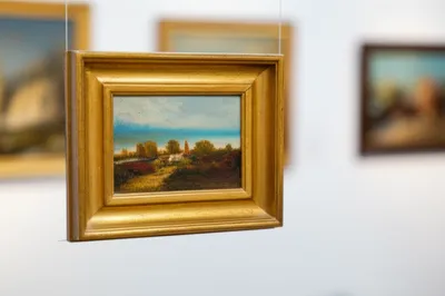 Illustration hangs - Image 1