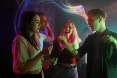 Illustration party - Image 1