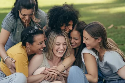 Illustration girls - Image 1