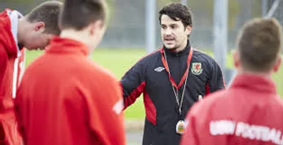 Illustration coach - Image 2