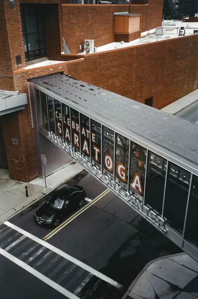 Illustration advertises