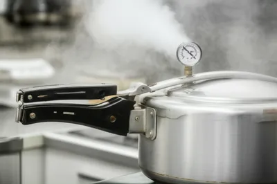 Illustration hotter - Image 1