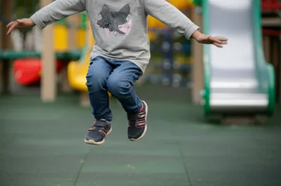 Illustration hopping - Image 1