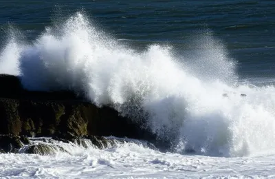 Illustration breakers - Image 1